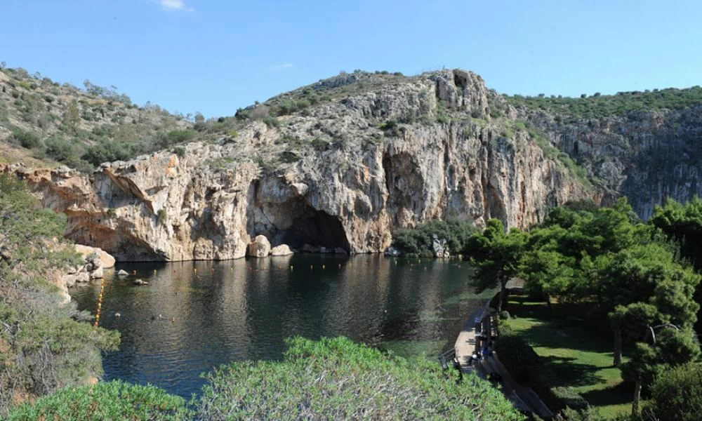 Λίμνη Βουλιαγμένης: Κλείνει για 48 ώρες λόγω κρούσματος κορονοϊού